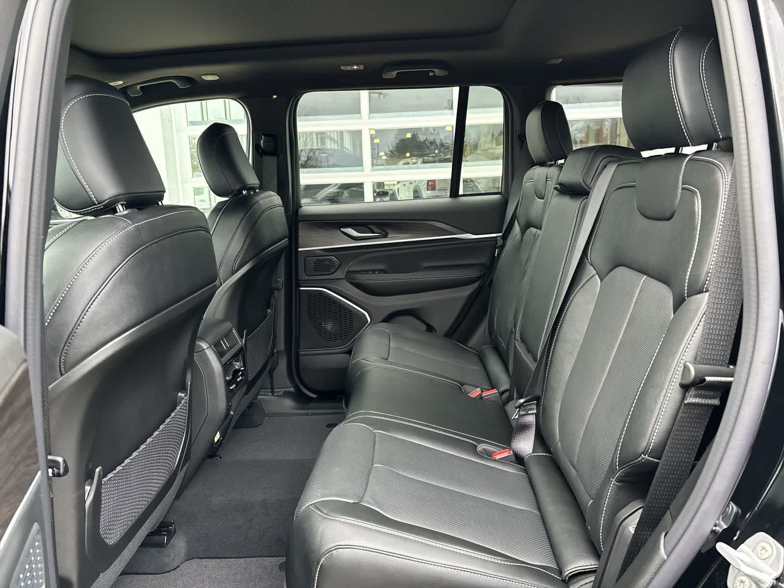 Thumbnail: 2026 Jeep Grand Cherokee - 7