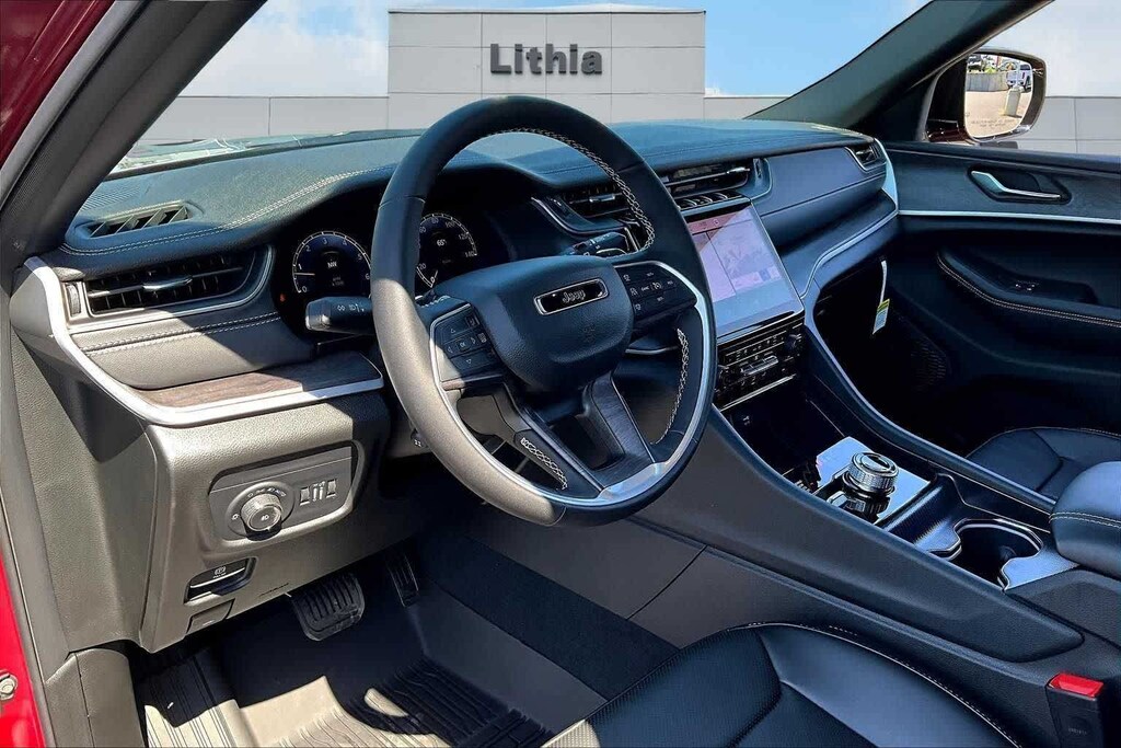 New 2025 Jeep Grand Cherokee L Limited Sport Utility