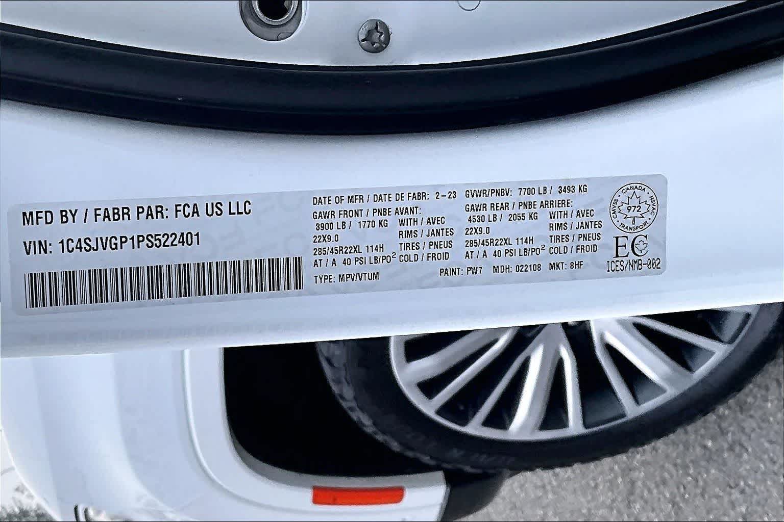 Thumbnail: 2023 Jeep Grand Wagoneer - 21