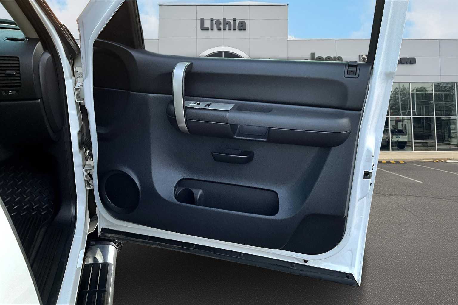 Thumbnail: 2009 GMC Sierra 2500 - 29