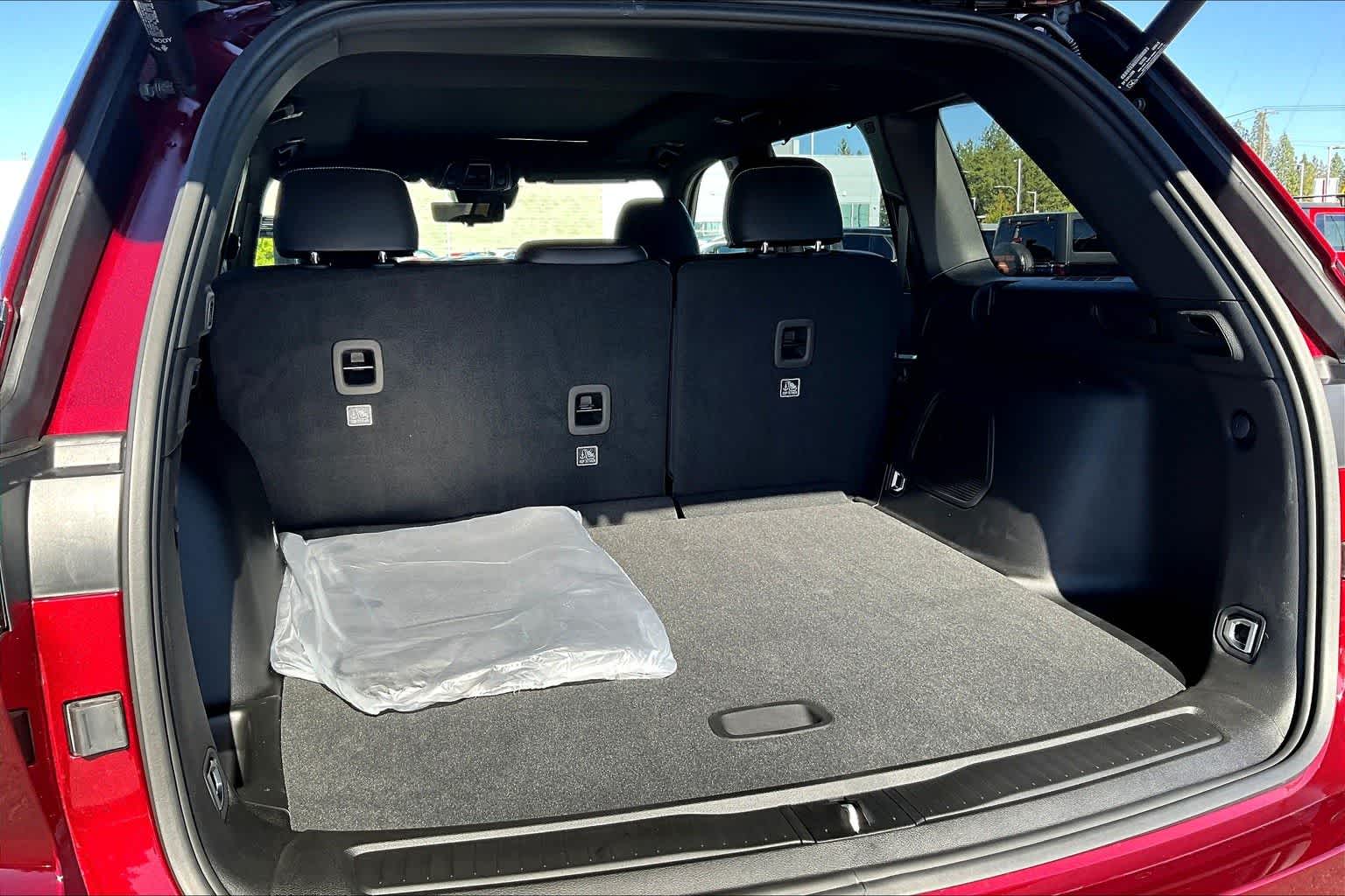 Thumbnail: 2025 Jeep Grand Cherokee - 19