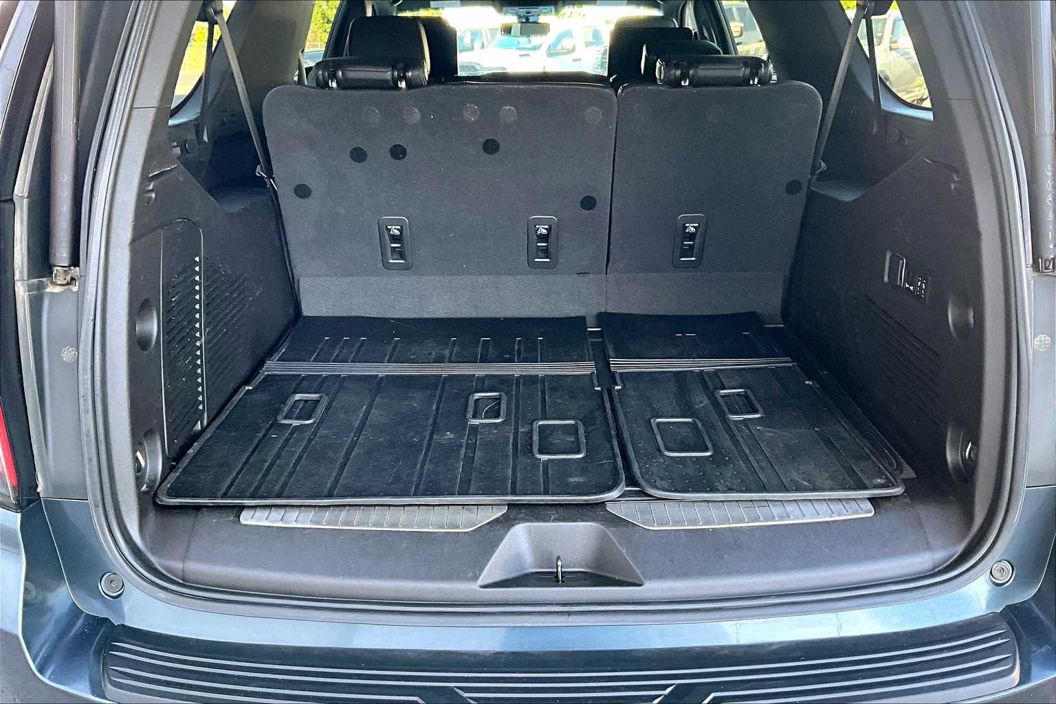 Thumbnail: 2021 Chevrolet Suburban - 19