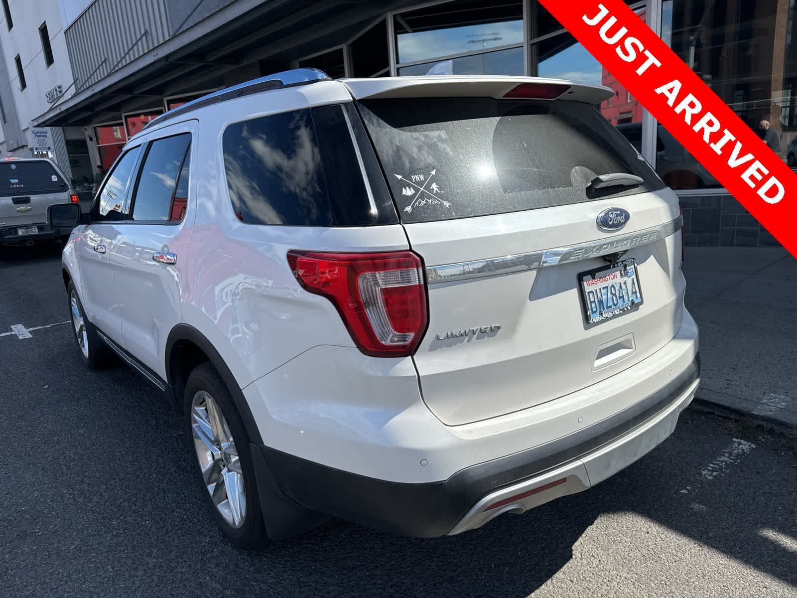Thumbnail: 2016 Ford Explorer - 5