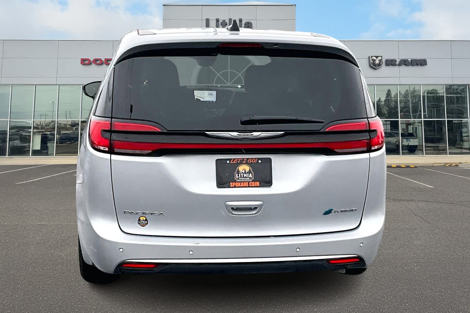 Thumbnail: 2024 Chrysler Pacifica - 5