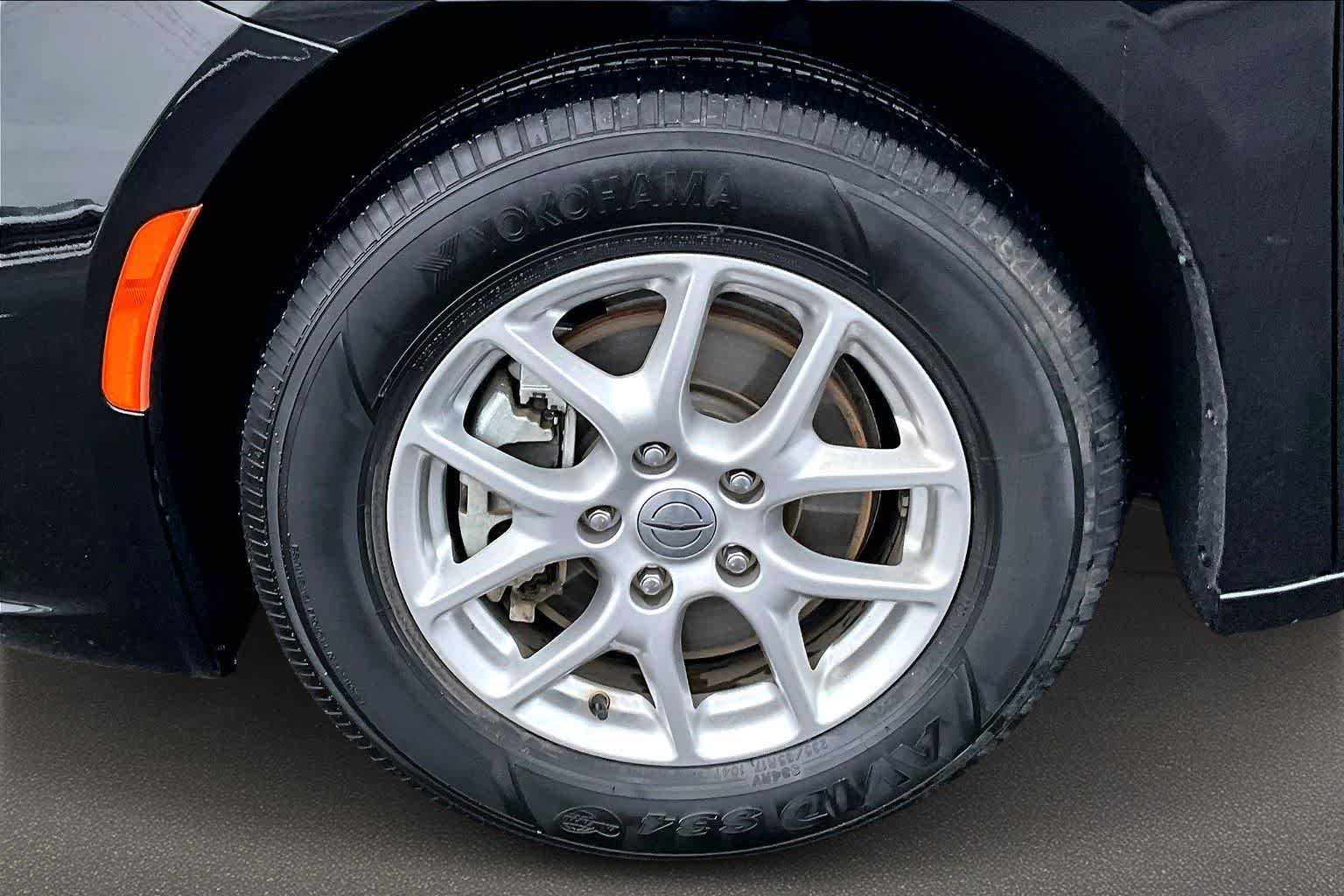 Thumbnail: 2024 Chrysler Pacifica - 8