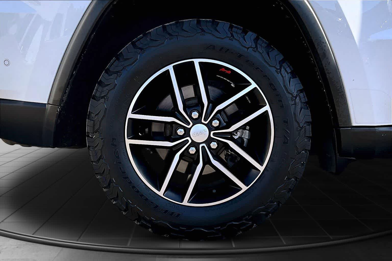 Thumbnail: 2020 Jeep Grand Cherokee - 34