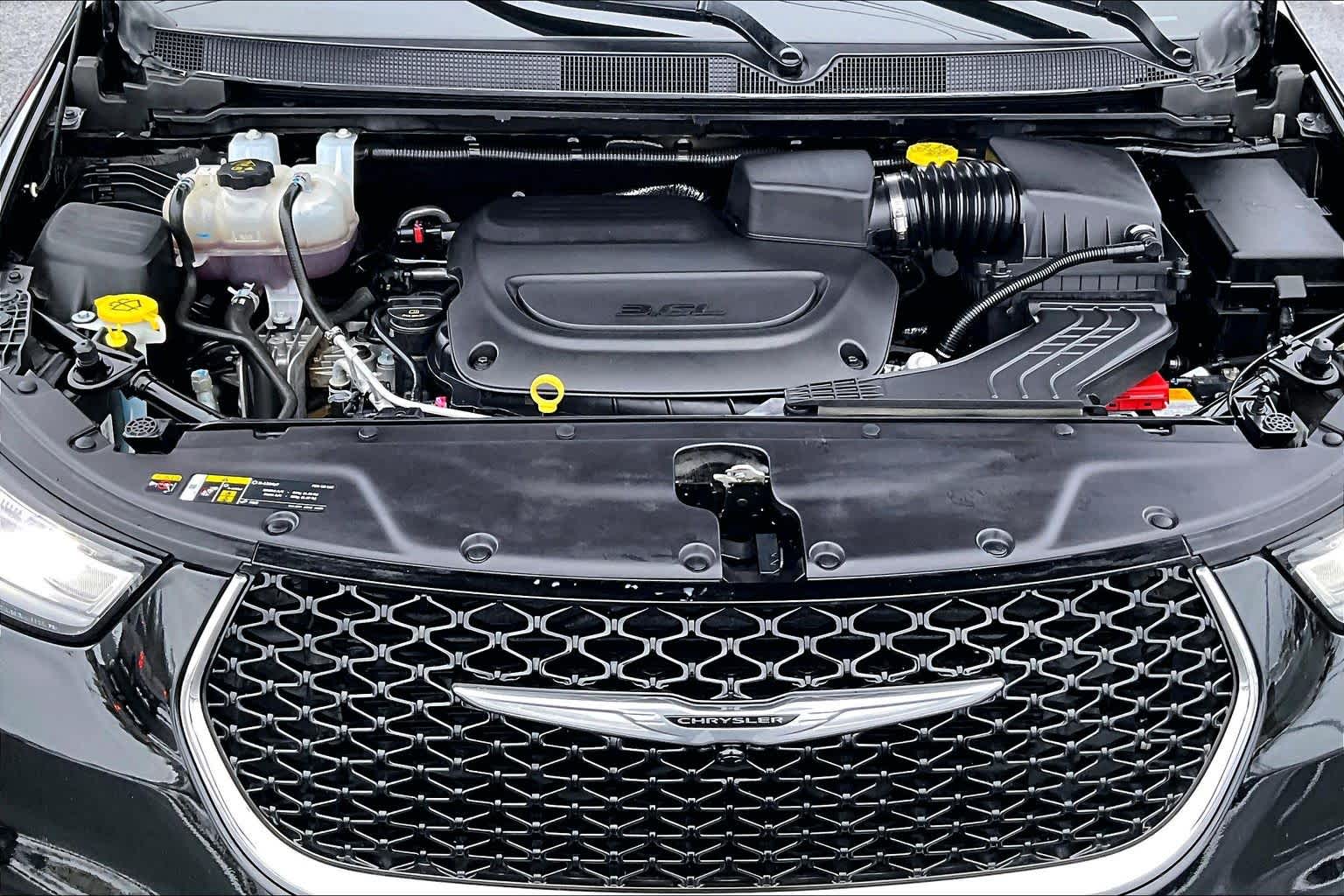 Thumbnail: 2024 Chrysler Pacifica - 9