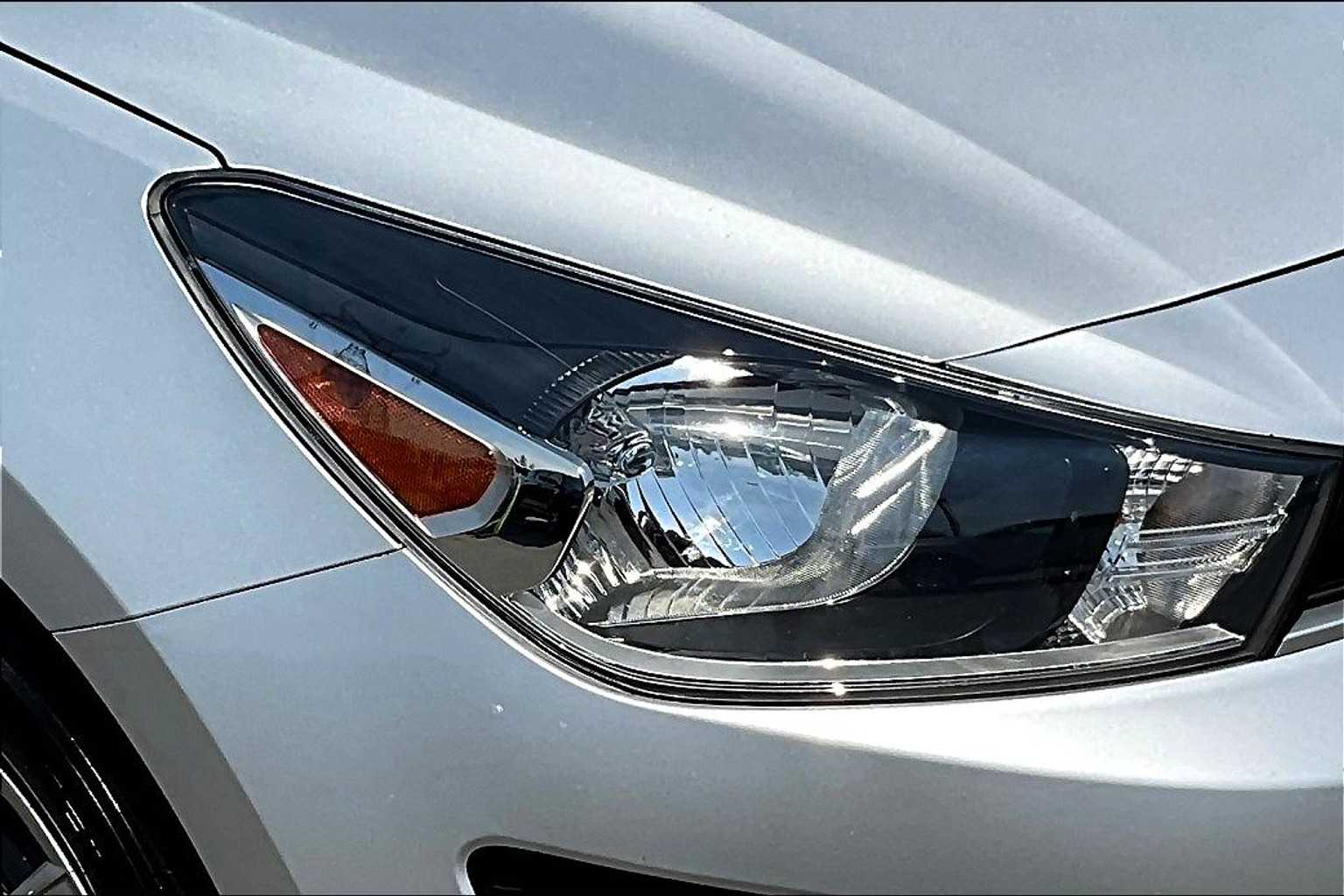 Thumbnail: 2022 Kia Rio - 28