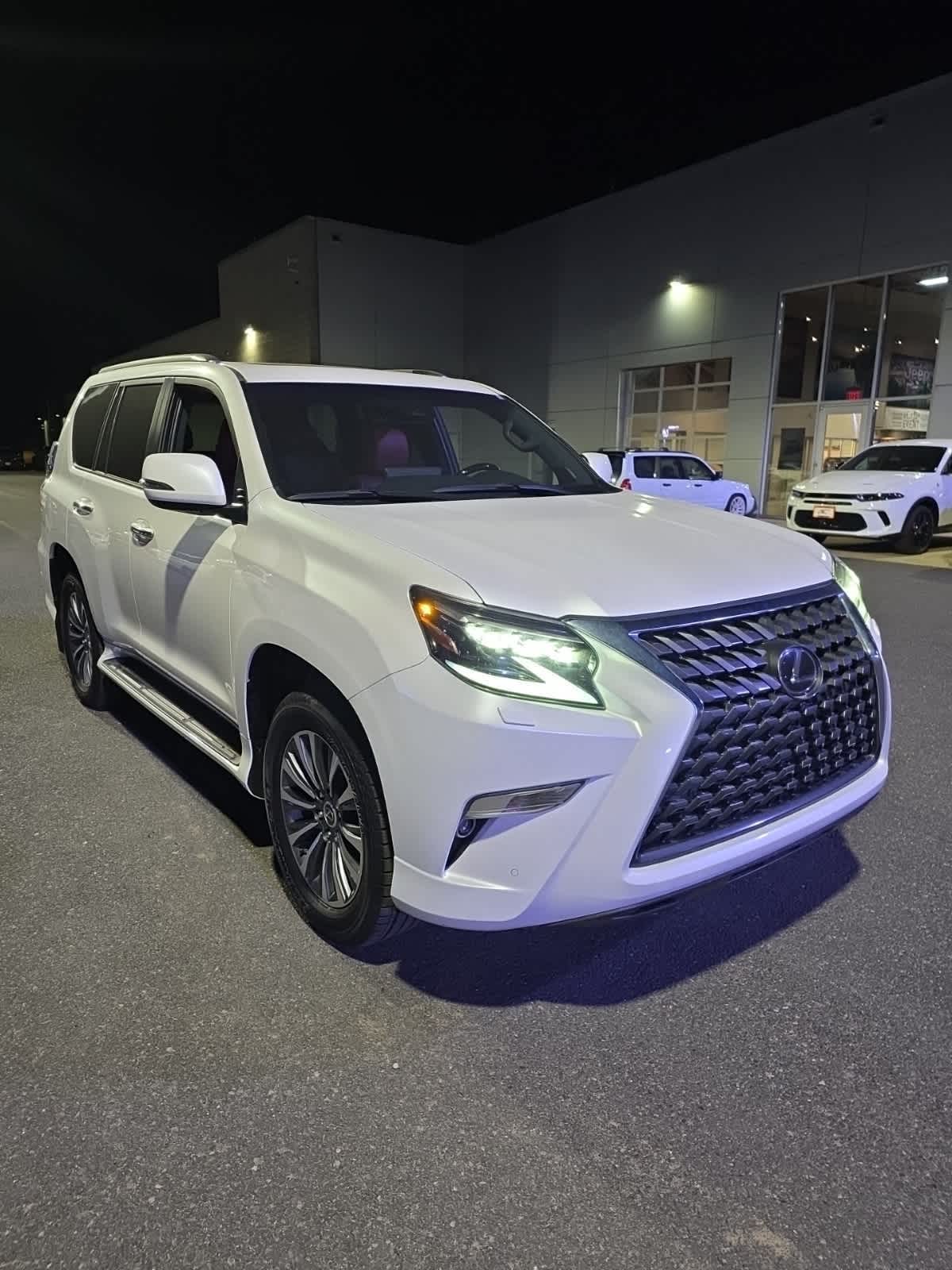 2023 Lexus GX 460 Luxury photo 3