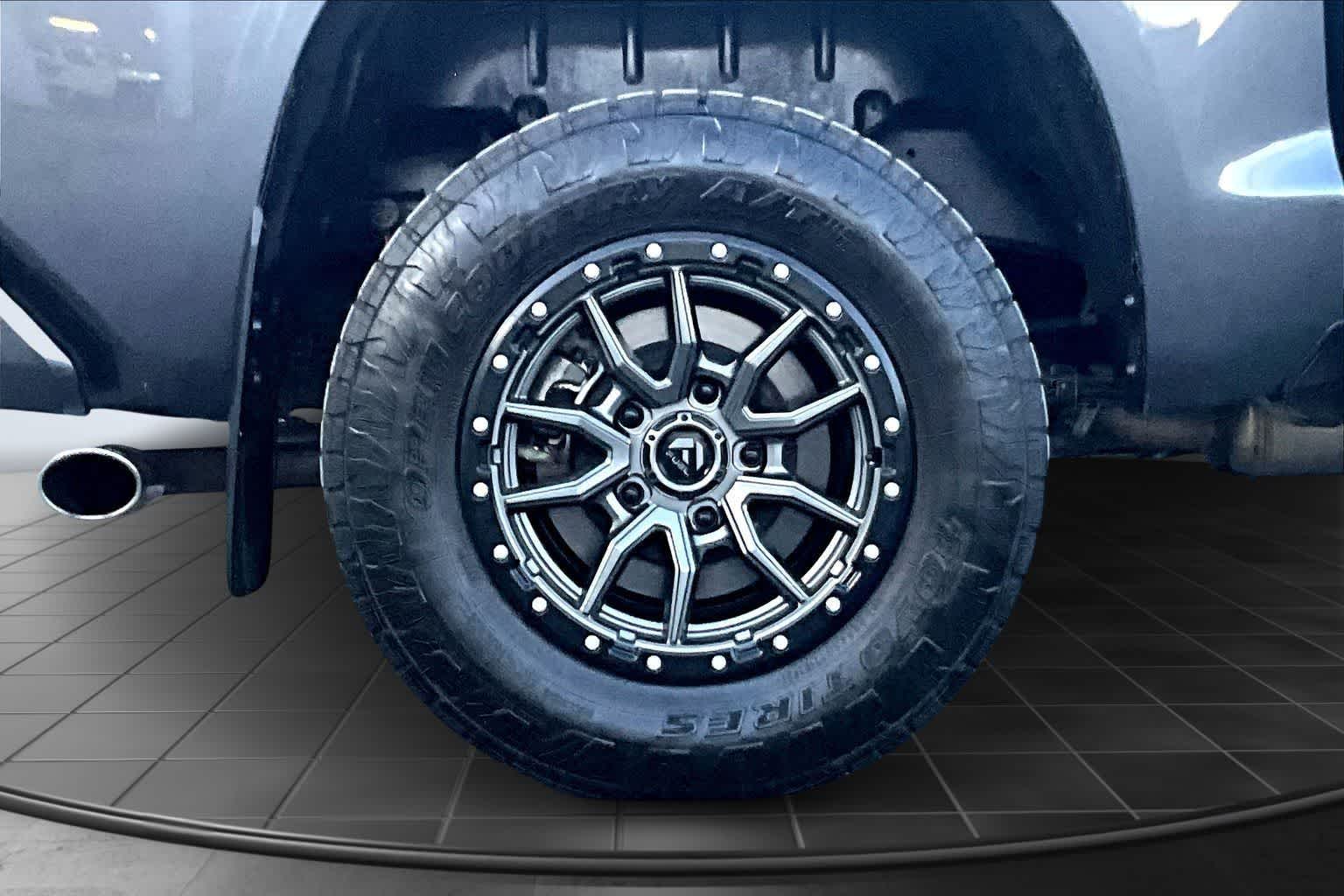 Thumbnail: 2021 Toyota Tundra - 36