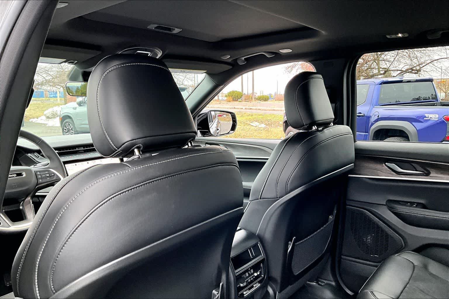 Thumbnail: 2026 Jeep Grand Cherokee - 12