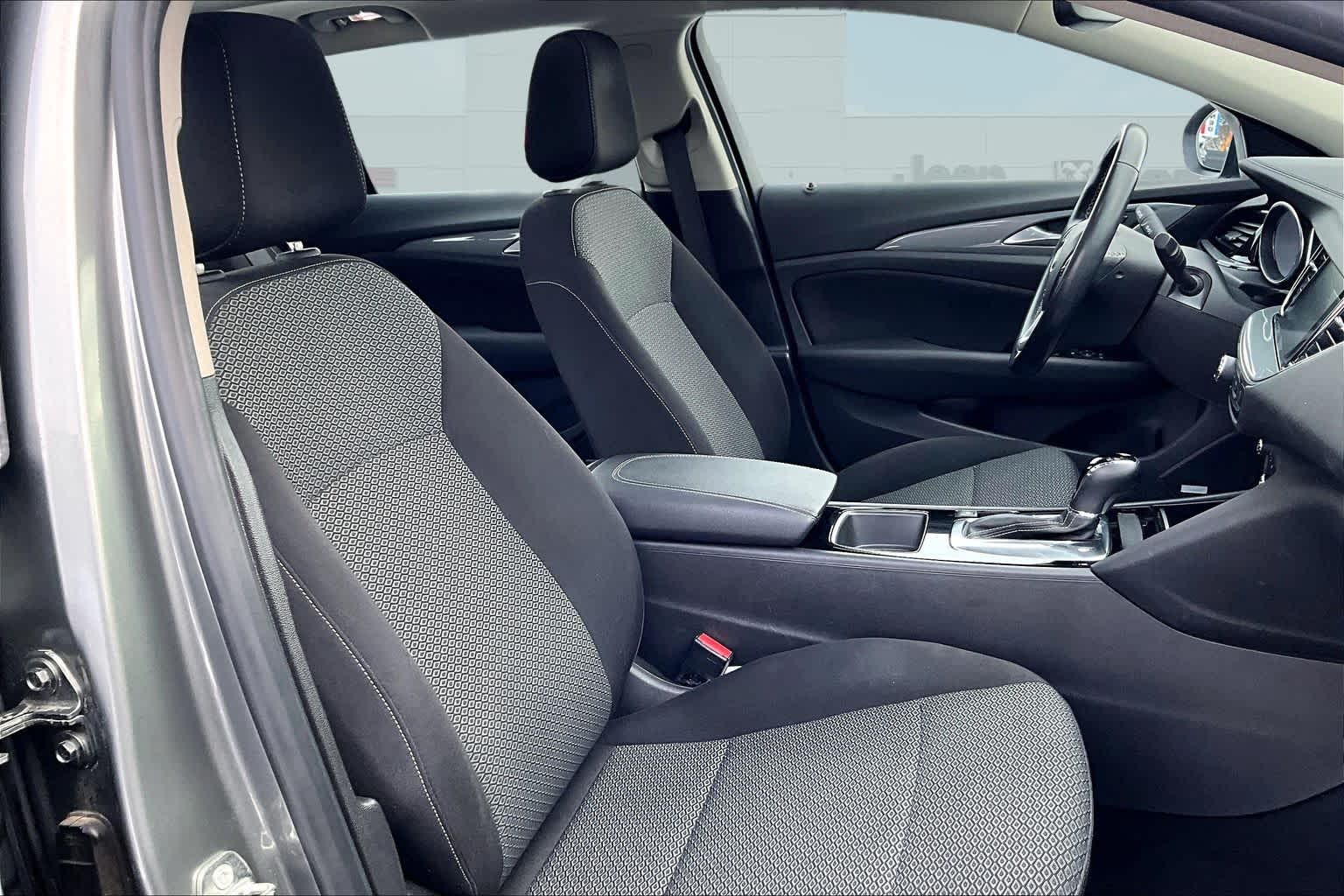 Thumbnail: 2018 Buick Regal - 14