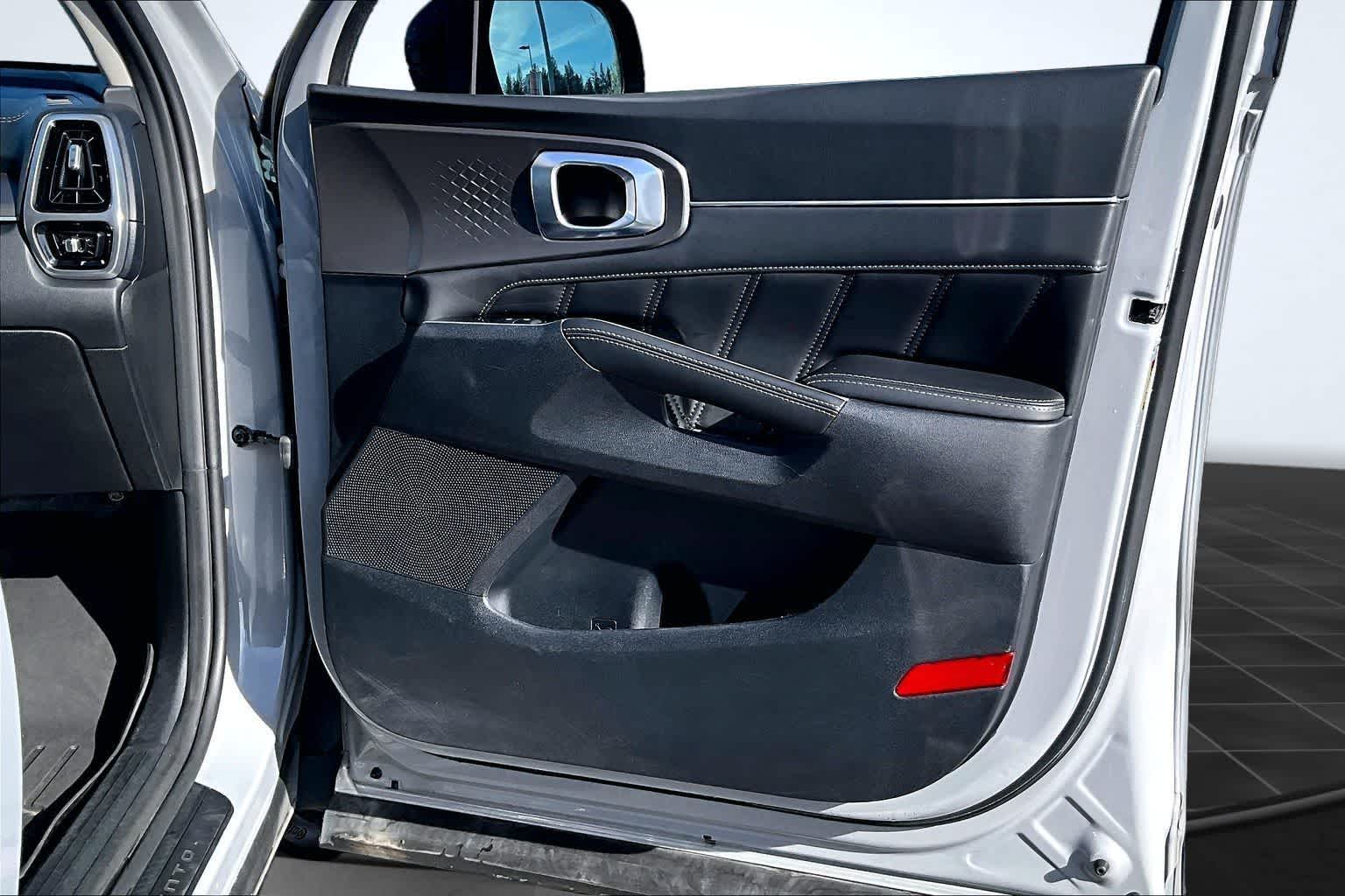 Thumbnail: 2023 Kia Sorento - 29