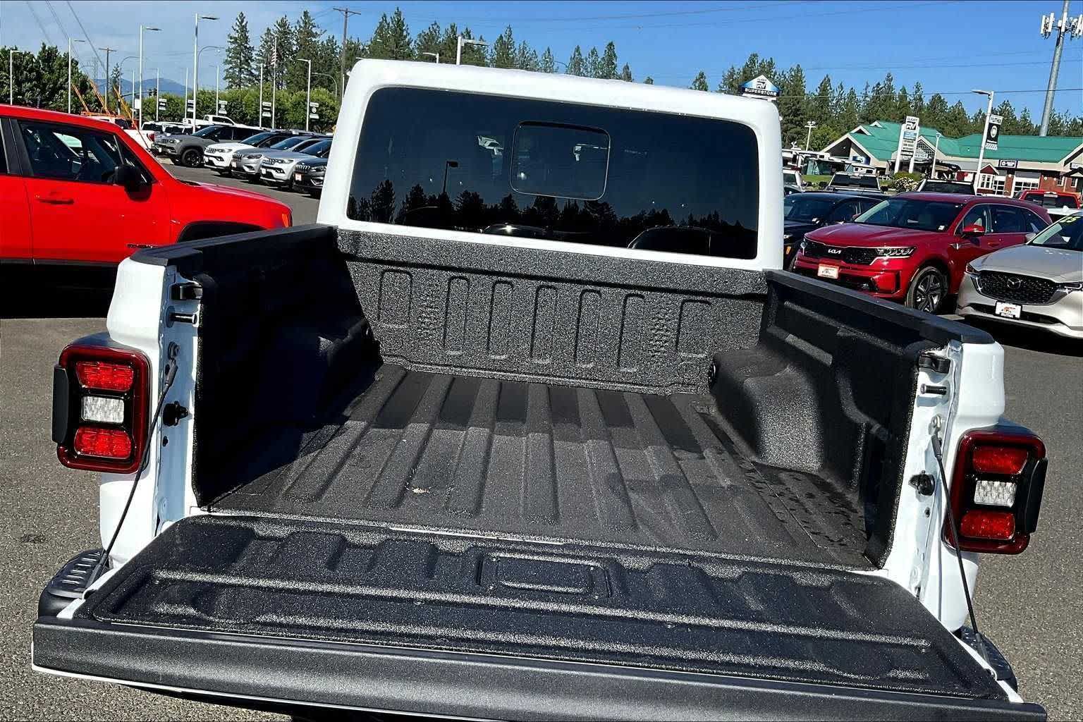 Thumbnail: 2025 Jeep Gladiator - 20