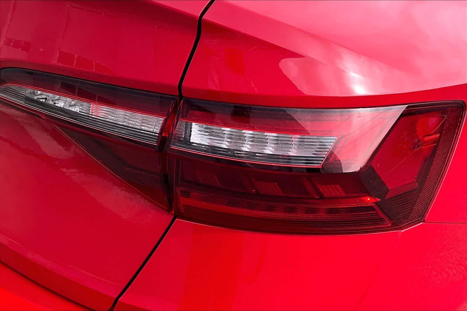 Thumbnail: 2021 Volkswagen Jetta - 32