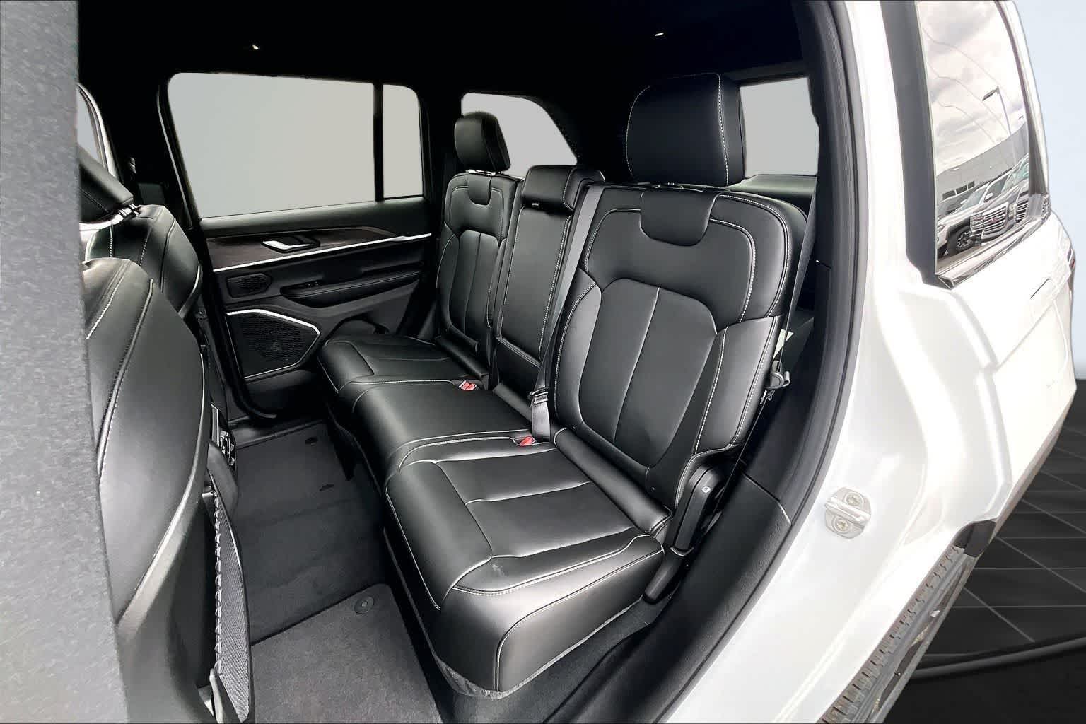 Thumbnail: 2026 Jeep Grand Cherokee - 13