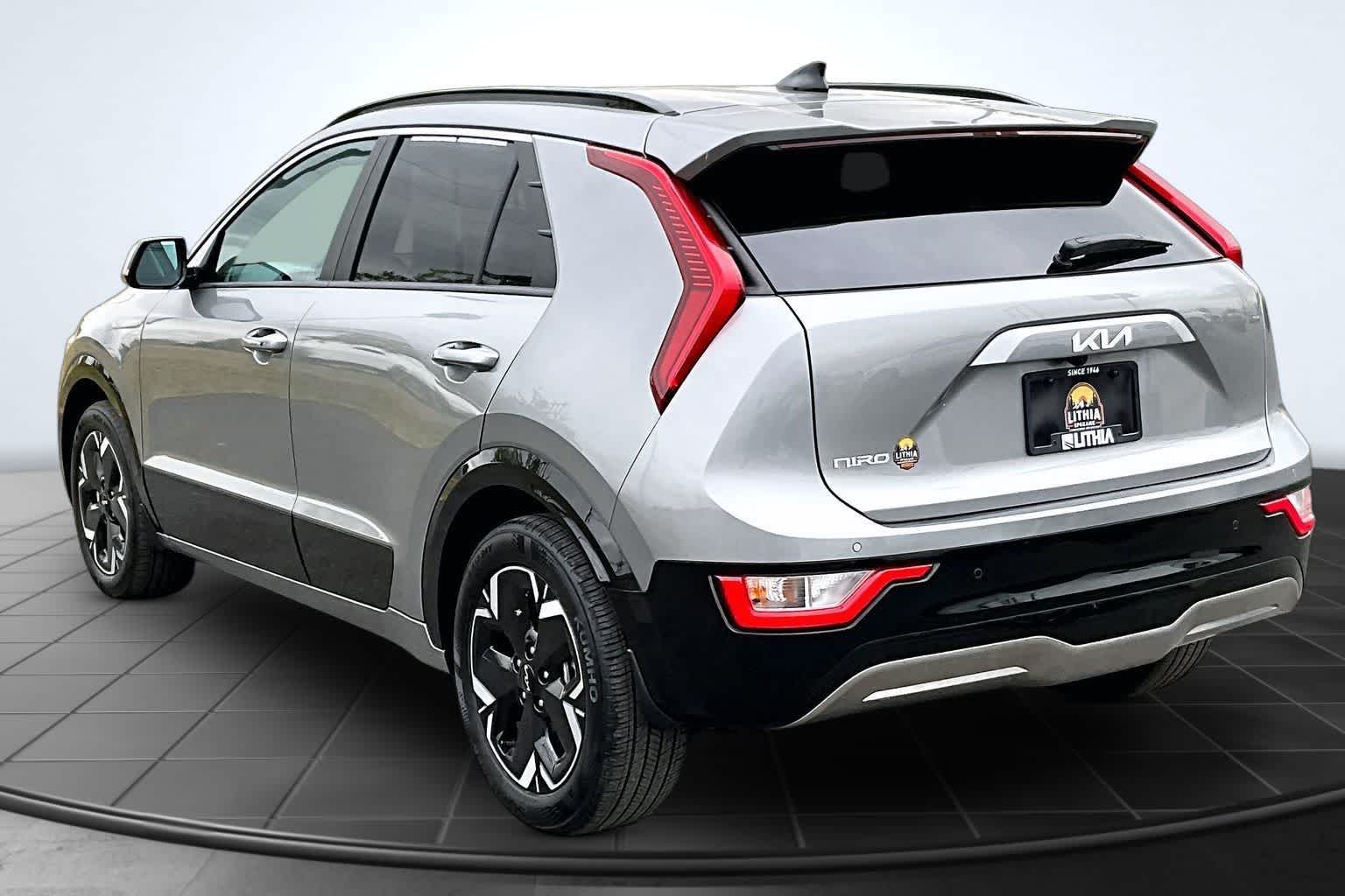 Thumbnail: 2024 Kia Niro - 4