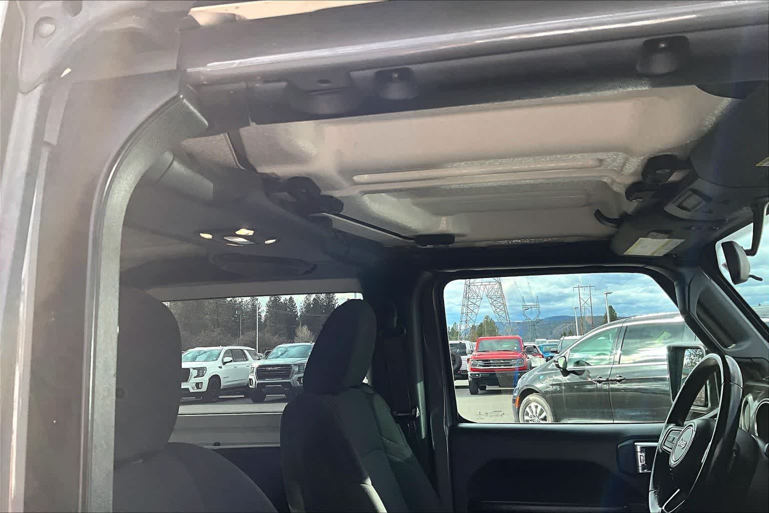 Thumbnail: 2021 Jeep Wrangler - 30