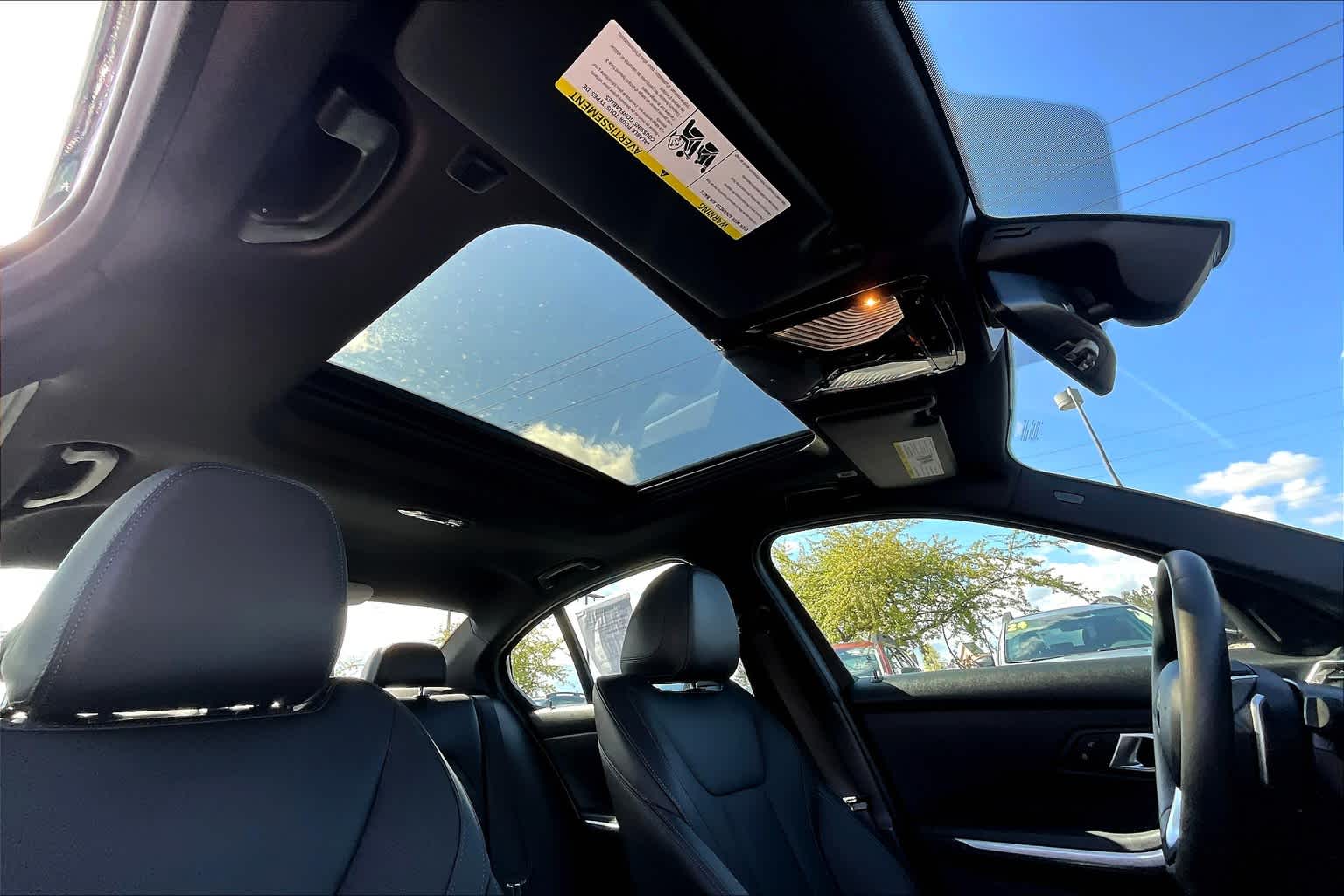 Thumbnail: 2024 BMW 3 Series - 26