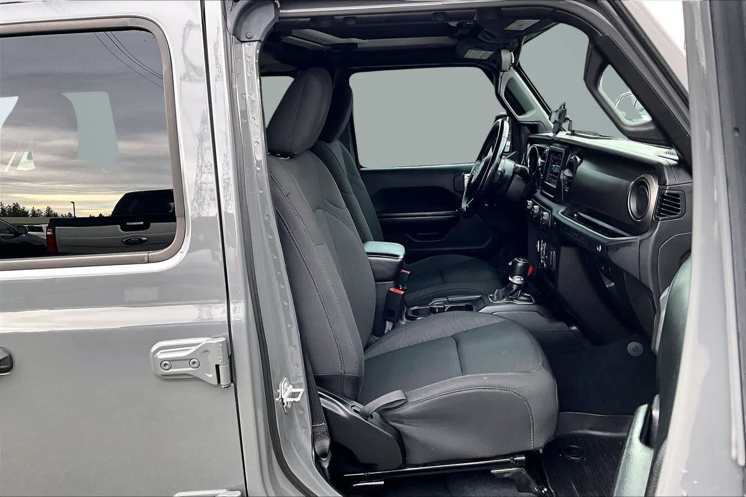 Thumbnail: 2020 Jeep Wrangler - 14