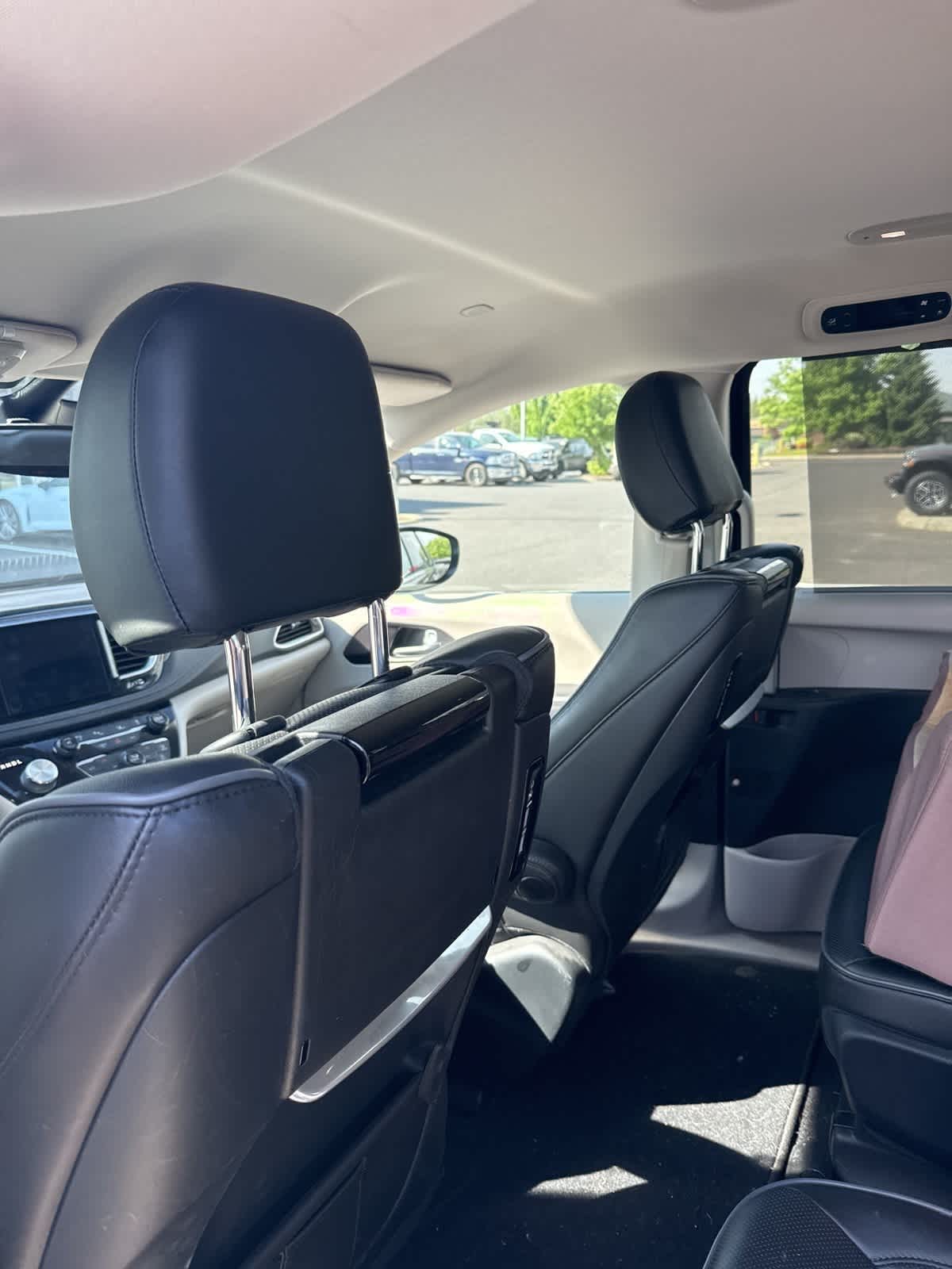 2017 Chrysler Pacifica Hybrid Platinum 4