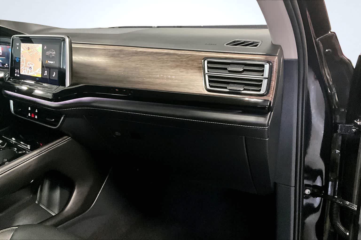 Thumbnail: 2025 Volkswagen Atlas - 24