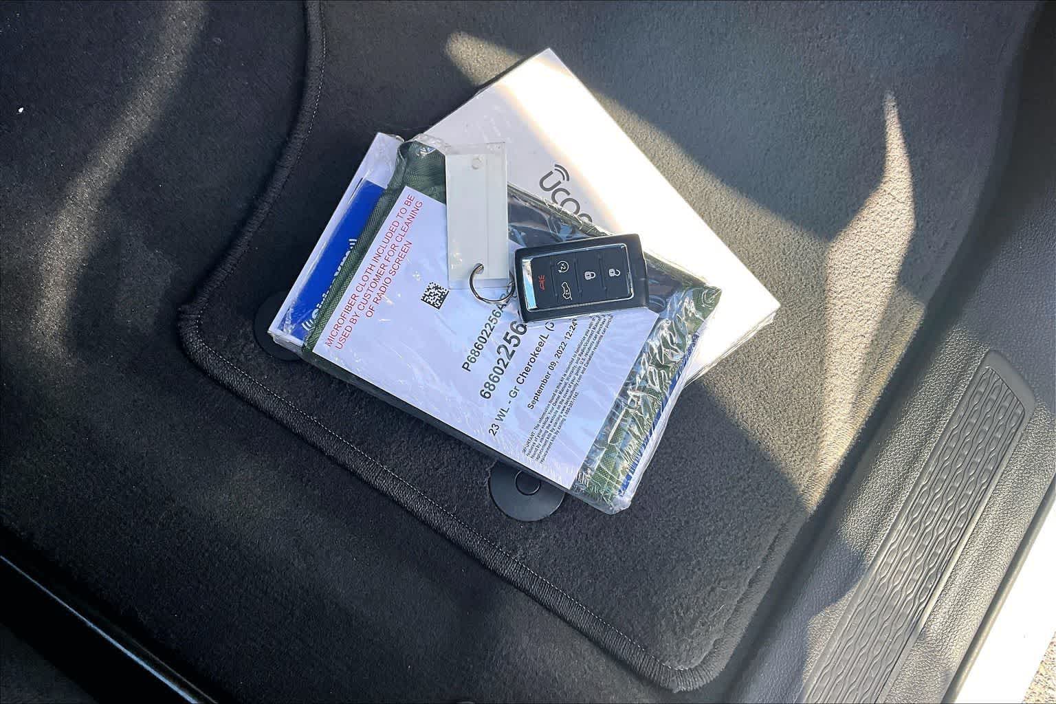 Thumbnail: 2023 Jeep Grand Cherokee - 20