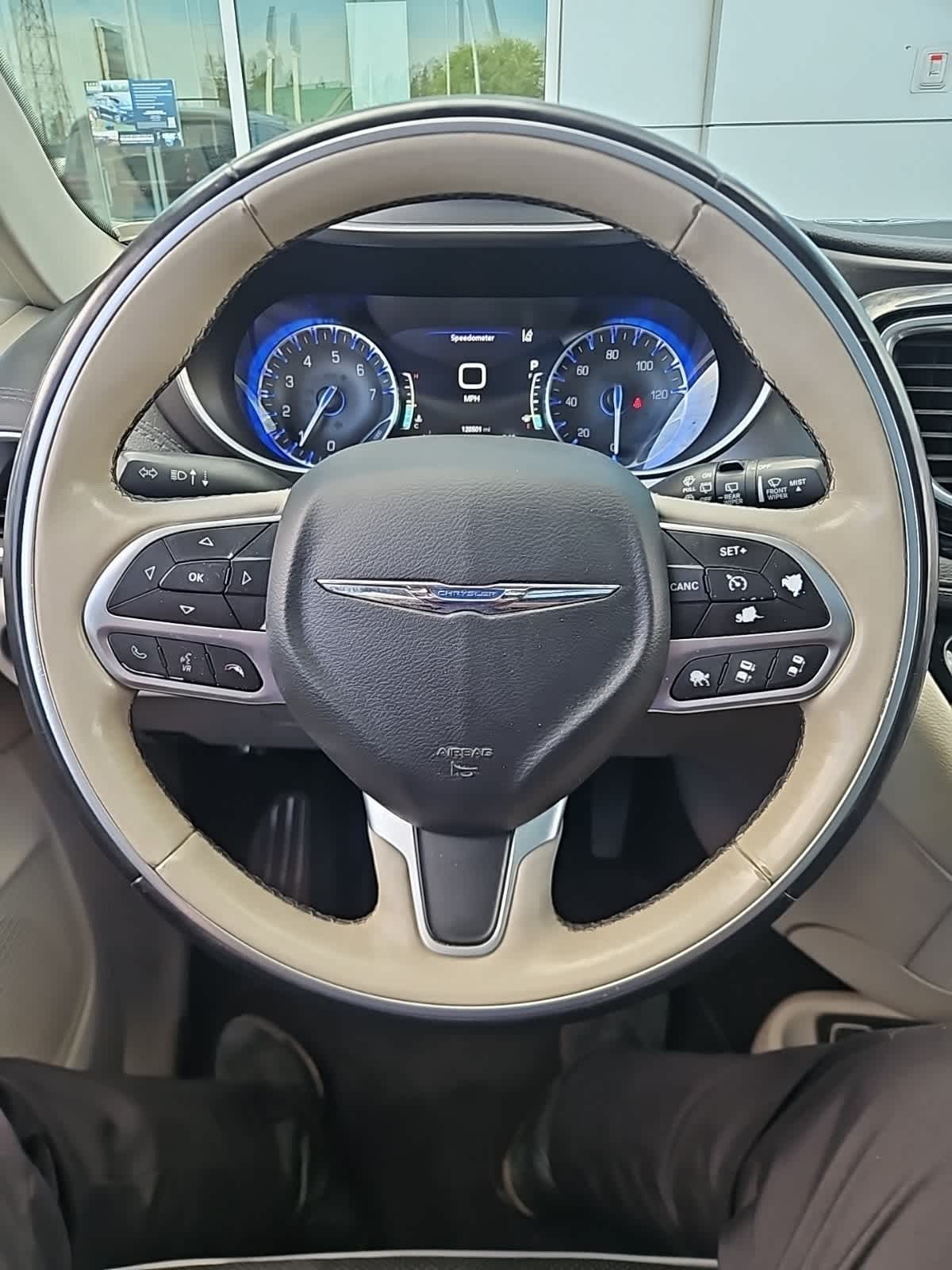 Thumbnail: 2017 Chrysler Pacifica - 10