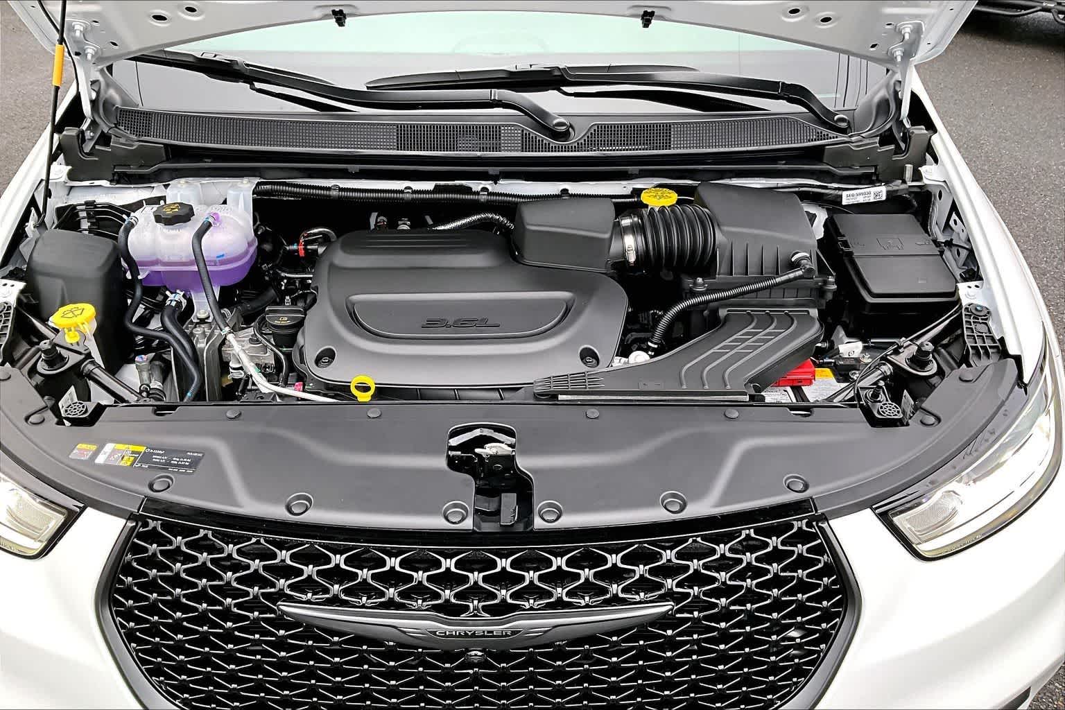 Thumbnail: 2026 Chrysler Pacifica - 9