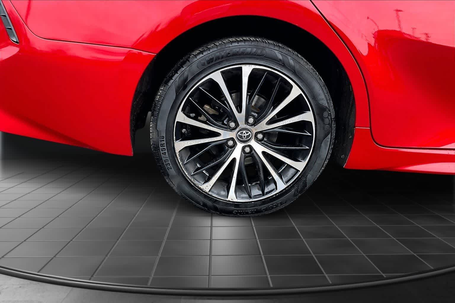 Thumbnail: 2019 Toyota Camry - 35