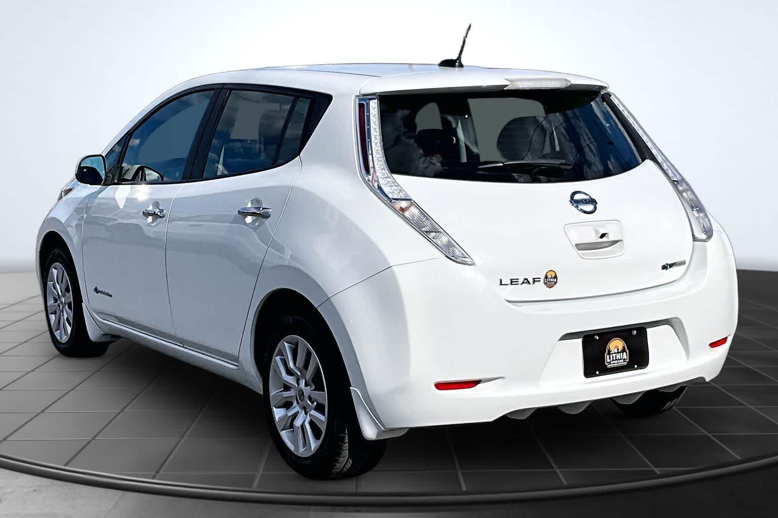 Thumbnail: 2016 Nissan Leaf - 4