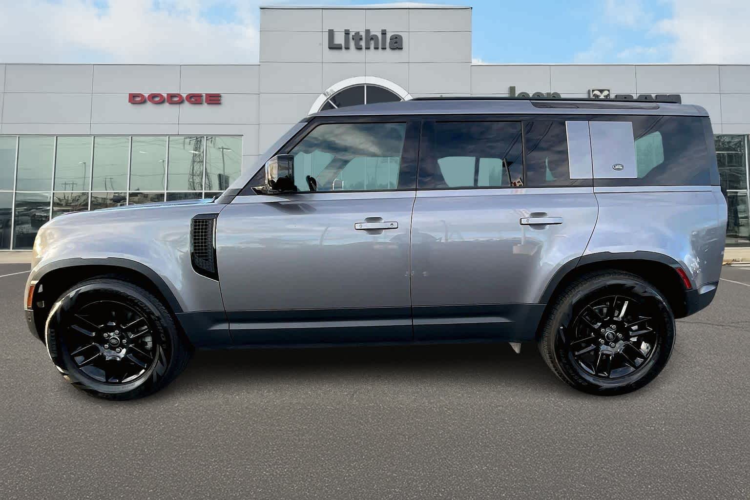 Thumbnail: 2024 Land Rover Defender - 3