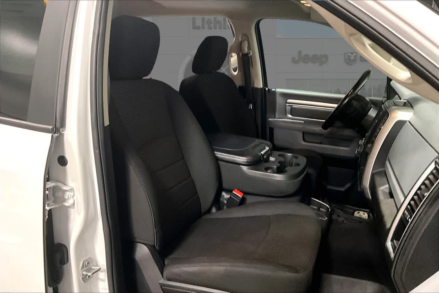 Thumbnail: 2020 RAM 1500 Classic - 14