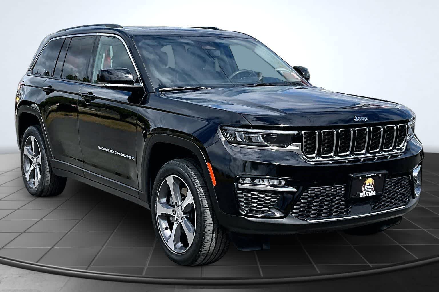 Thumbnail: 2022 Jeep Grand Cherokee - 22
