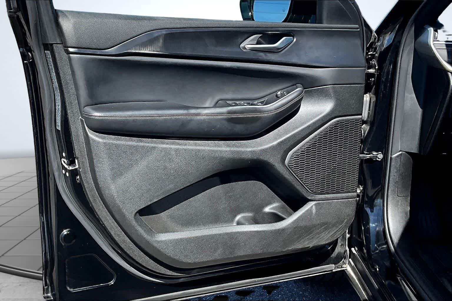 Thumbnail: 2024 Jeep Grand Cherokee - 28