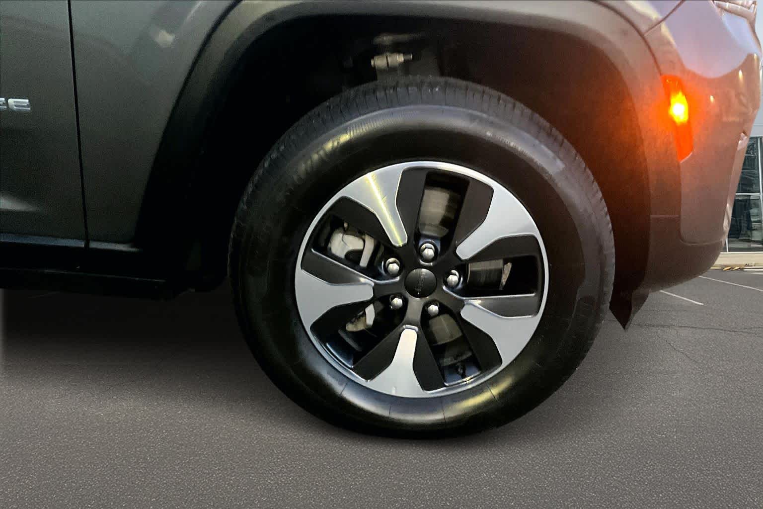 Thumbnail: 2024 Jeep Grand Cherokee - 34