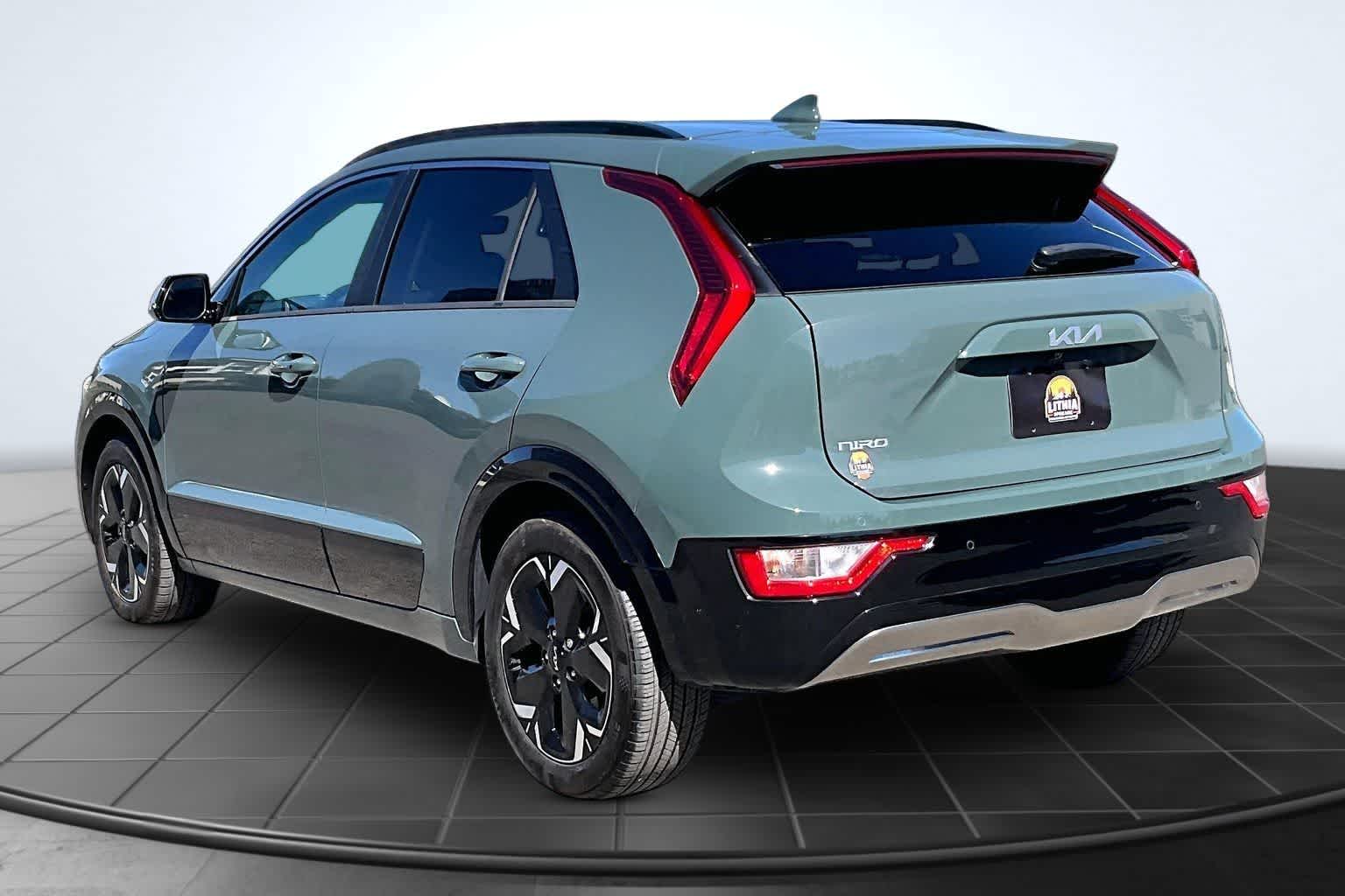 Thumbnail: 2024 Kia Niro - 4