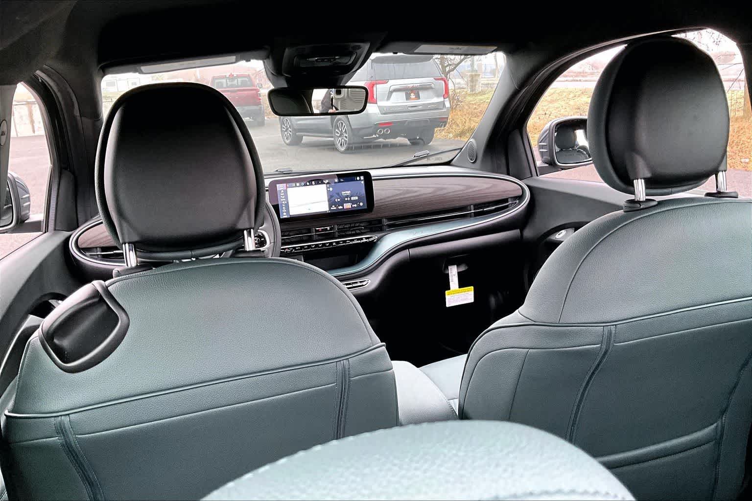 Thumbnail: 2025 Fiat 500e - 12