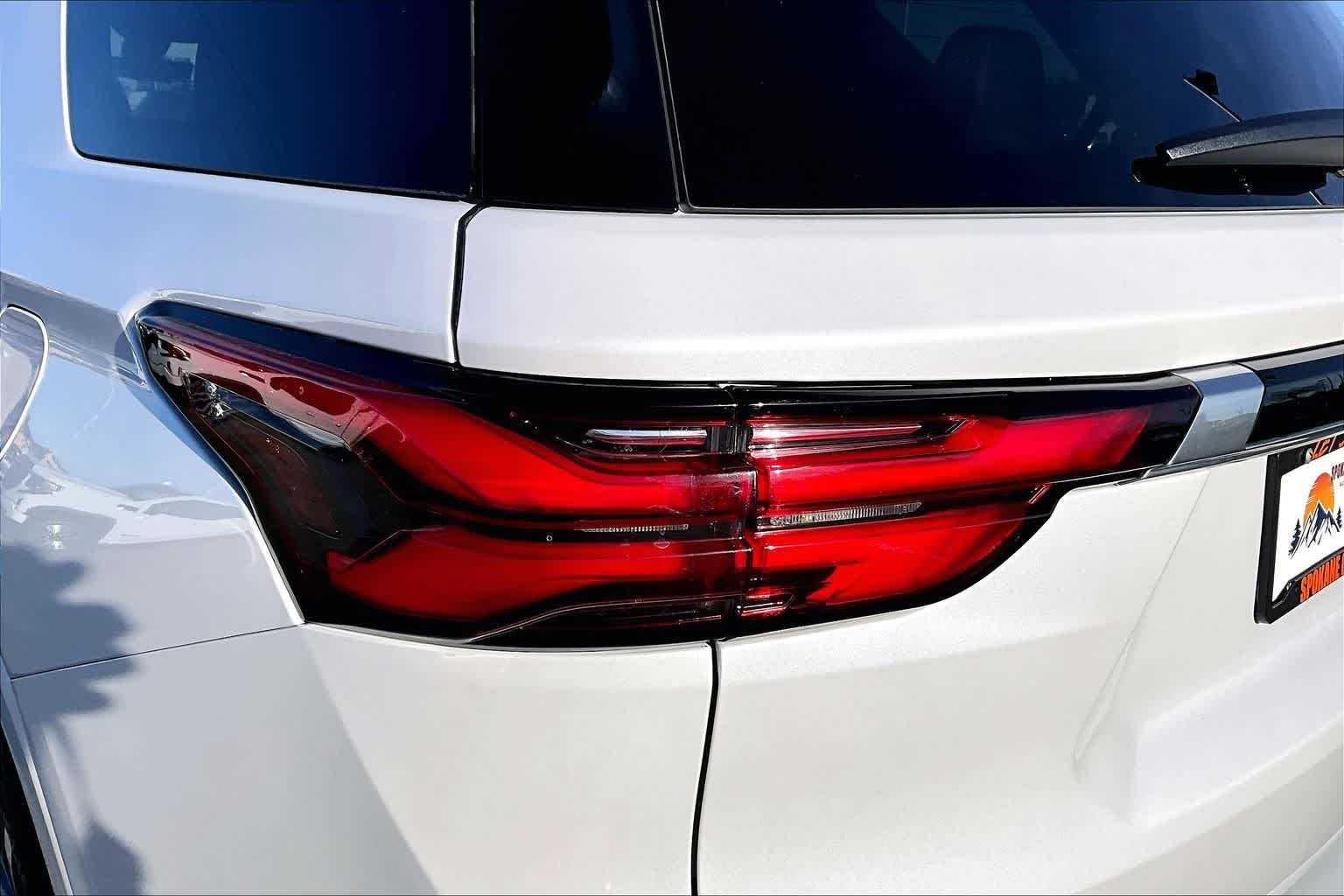 Thumbnail: 2023 Chevrolet Traverse - 32