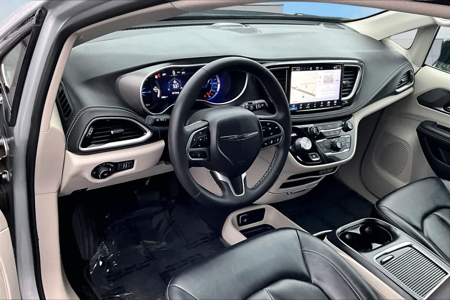 Thumbnail: 2024 Chrysler Pacifica - 2