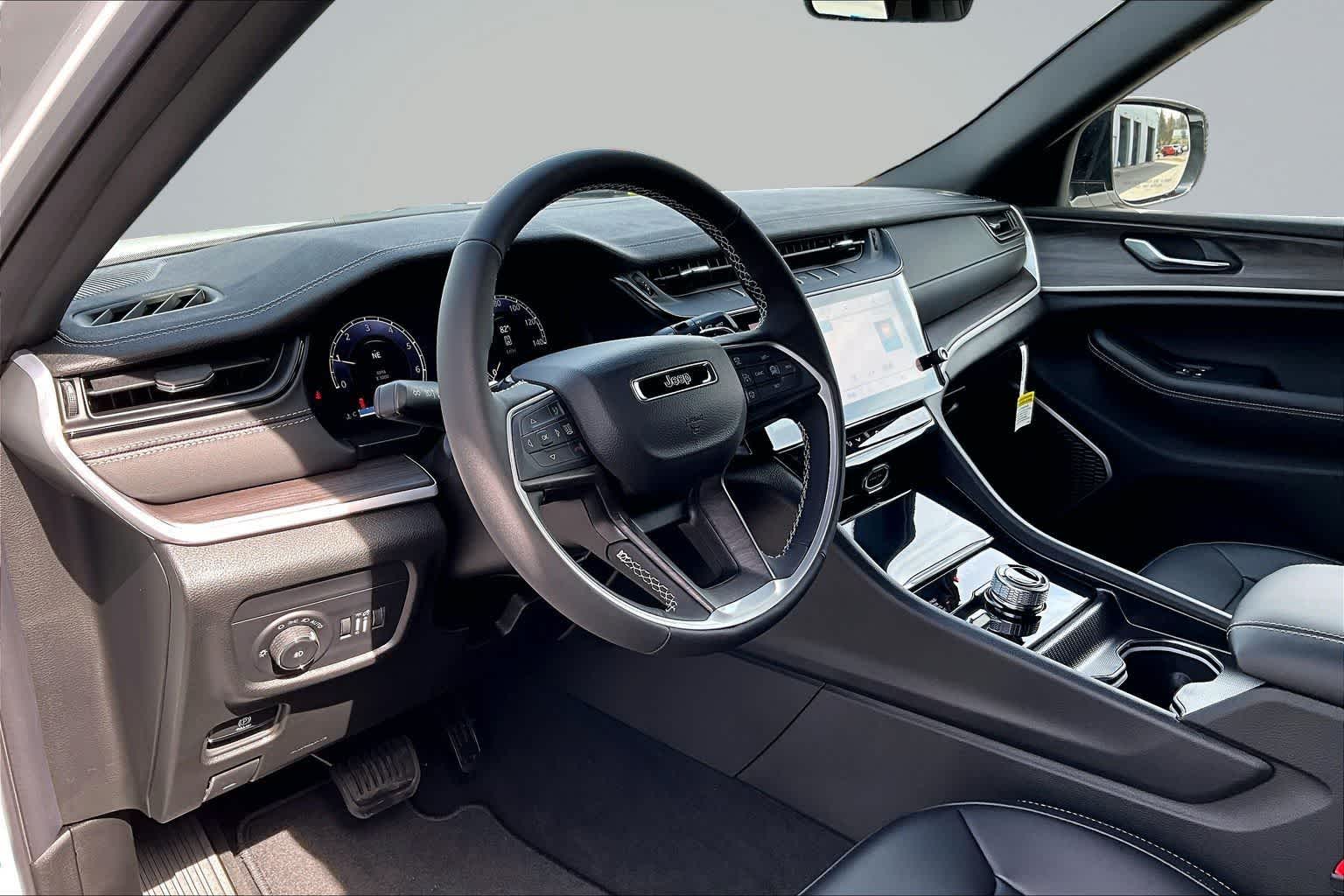 Thumbnail: 2026 Jeep Grand Cherokee L - 2