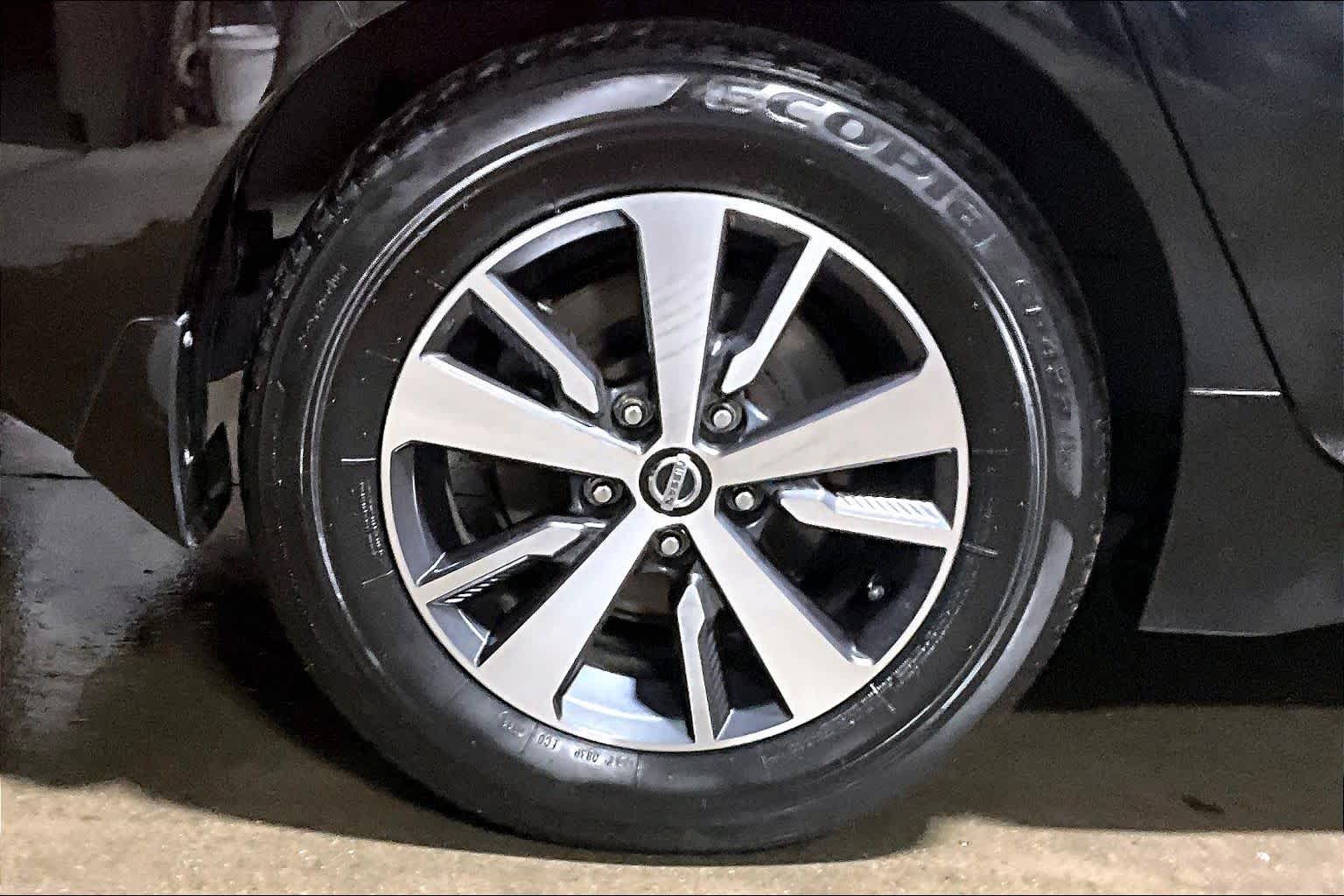 Thumbnail: 2022 Nissan Leaf - 35