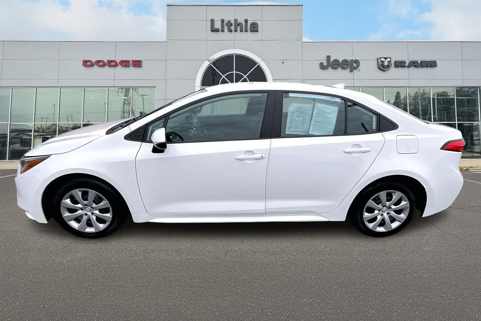 Thumbnail: 2024 Toyota Corolla - 3