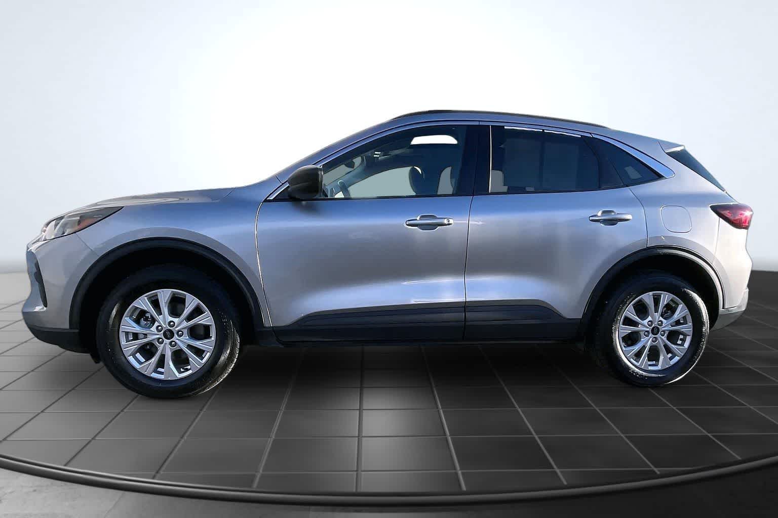 Thumbnail: 2024 Ford Escape - 3