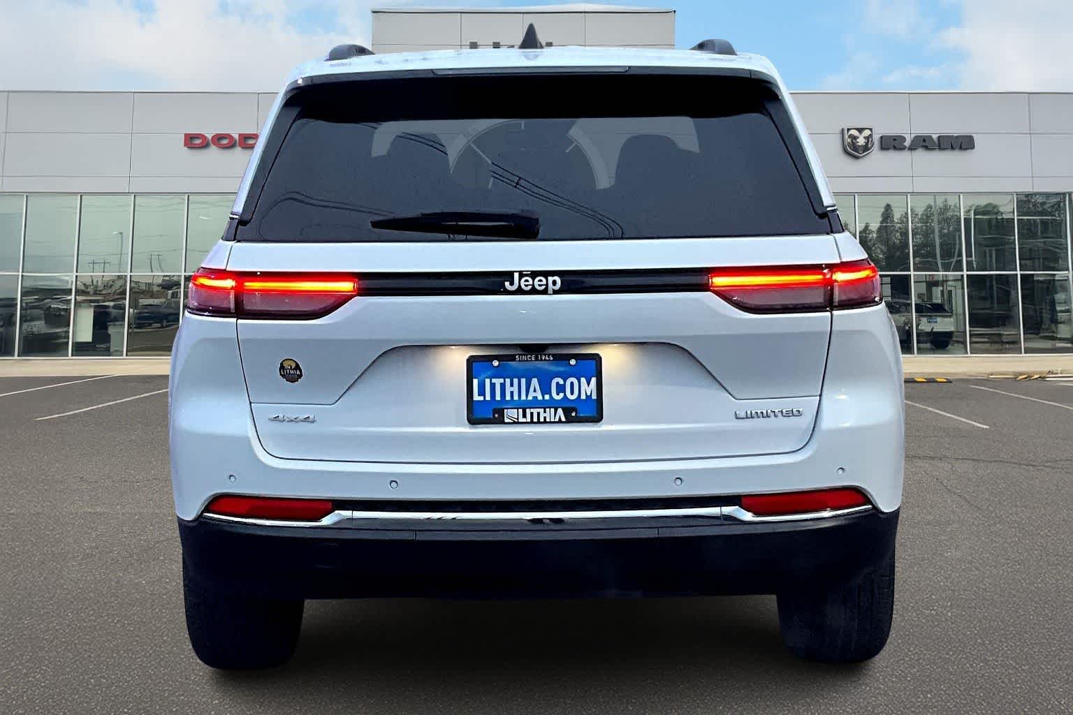 Thumbnail: 2024 Jeep Grand Cherokee - 5