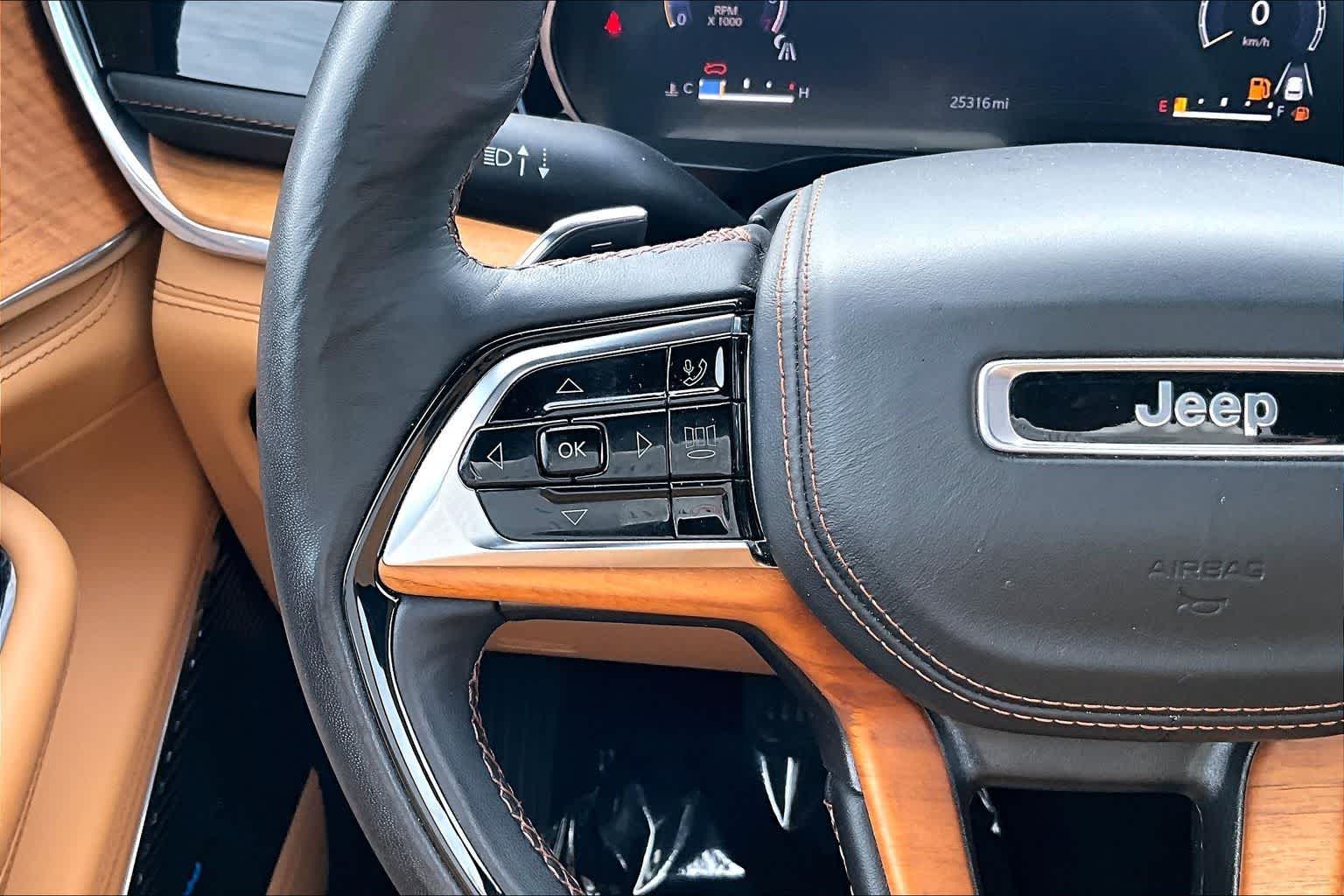 Thumbnail: 2024 Jeep Grand Cherokee L - 25