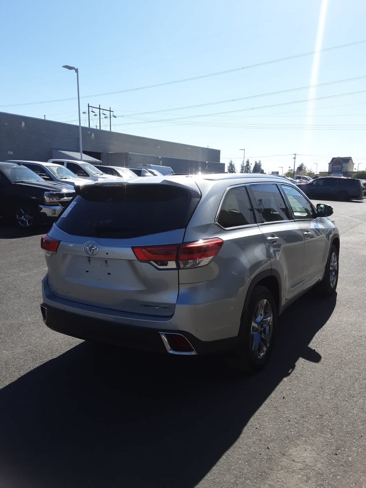 2018 Toyota Highlander Limited Platinum photo 3