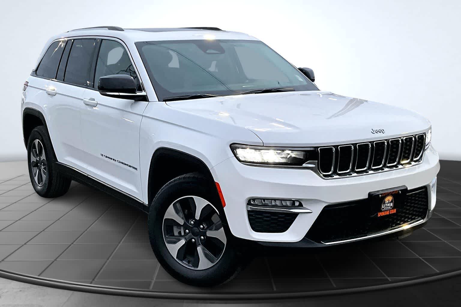 Thumbnail: 2022 Jeep Grand Cherokee - 22