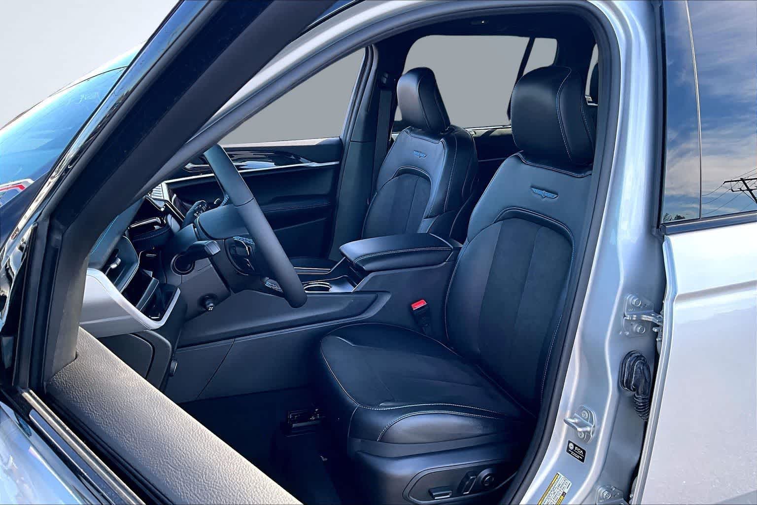 Thumbnail: 2025 Jeep Grand Cherokee - 11