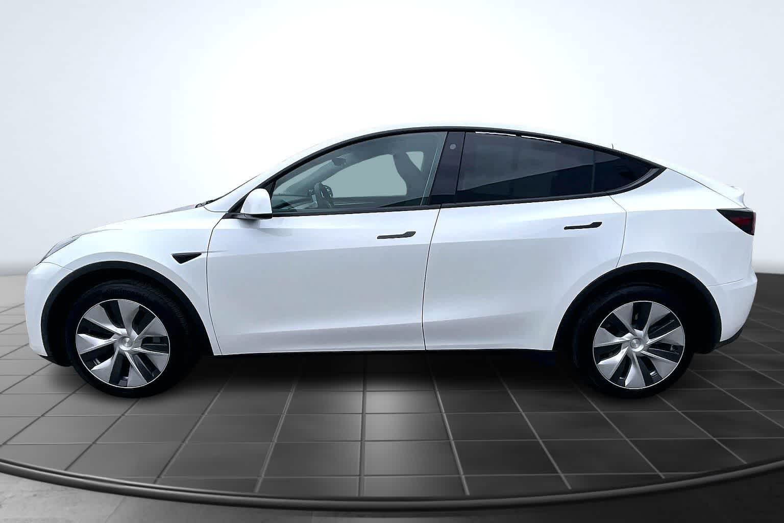 Thumbnail: 2023 Tesla Model Y - 3